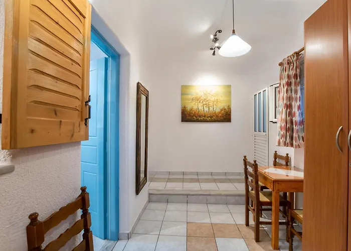 孔塔拉托斯一室公寓和公寓酒店 Páros