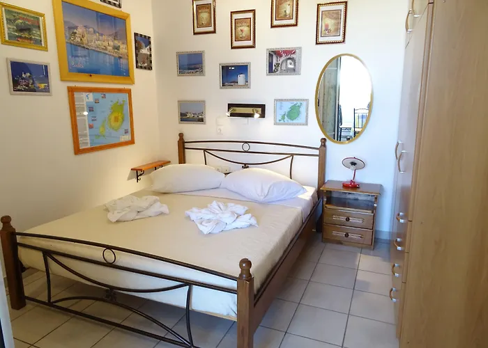 孔塔拉托斯一室公寓和公寓酒店 公寓 Páros