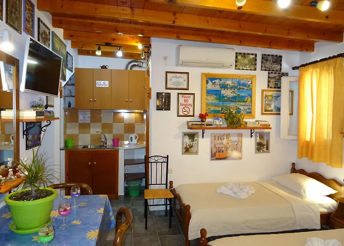 孔塔拉托斯一室公寓和公寓酒店 公寓 Páros