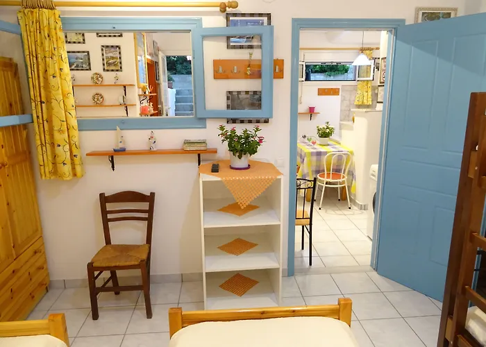 孔塔拉托斯一室公寓和公寓酒店 *