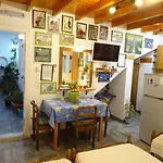 Kontaratos & * Parikia (Paros)