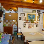 Kontaratos & Apartment Parikia (Paros)