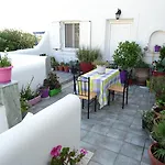 Kontaratos & Apartment Parikia (Paros)