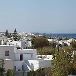 Kontaratos & Apartment Parikia (Paros)