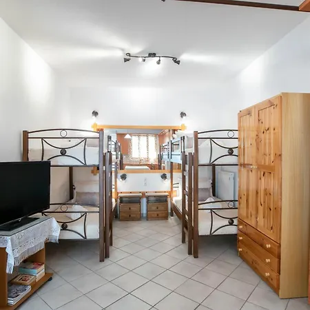 Apartmán Kontaratos & *