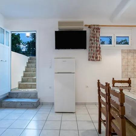 Kontaratos & Apartment Parikia (Paros)