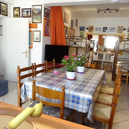 Kontaratos Studios&apartments *