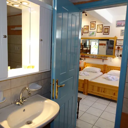 Kontaratos Studios&apartments Páros