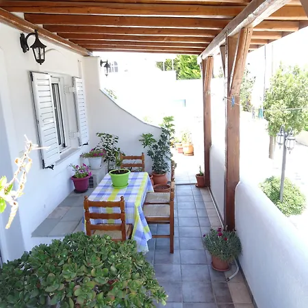 Kontaratos Studios&apartments Páros