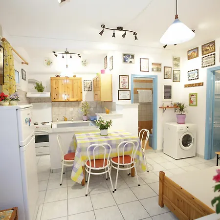 Apartment Kontaratos &